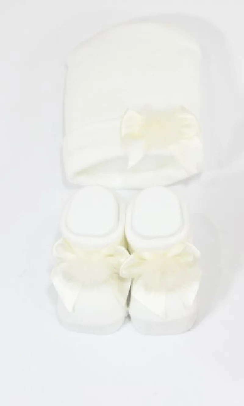 set cappellino+scarpetta