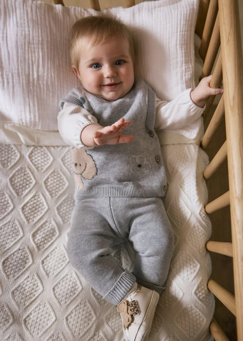 COMPLETO GILET 3 PEZZI NEONATA COMPLETO GILET 3 PEZZI NEONATA